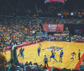 天空体育独家，法国新星门将拉芒抵达卡灵顿，曼联体检程序进行中